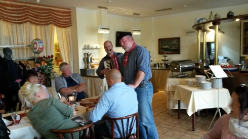 {short description of image}